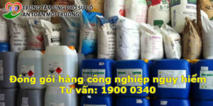 Đóng gói hàng công nghiệp nguy hiểm là việc sử dụng các thao tác kỹ thuật để chứa đựng hàng công nghiệp nguy hiểm trong các phương tiện chứa phù hợp tiêu